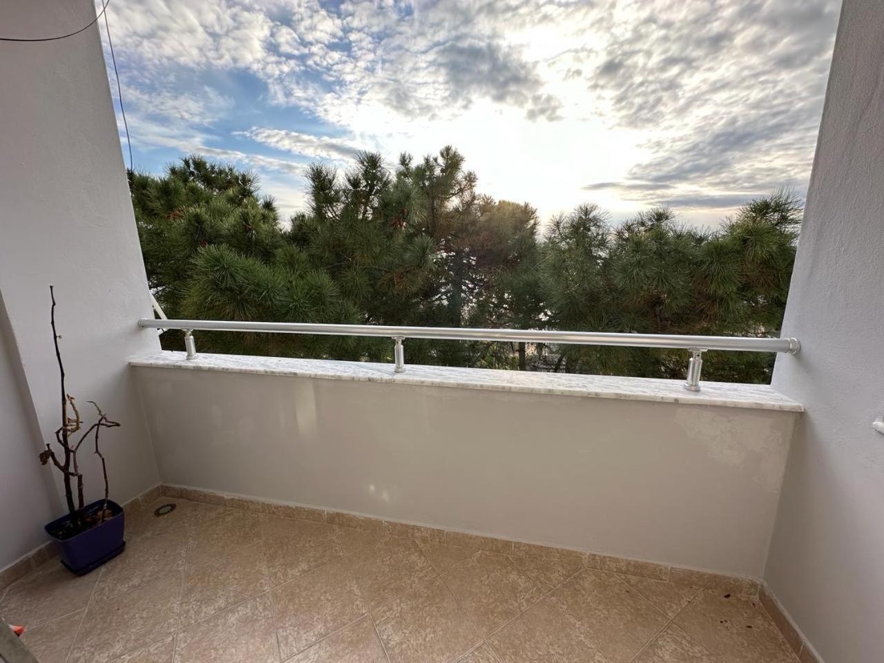 Sunset Sea View - Beachfront Balcony - Ac - Wifi Durres Exterior photo